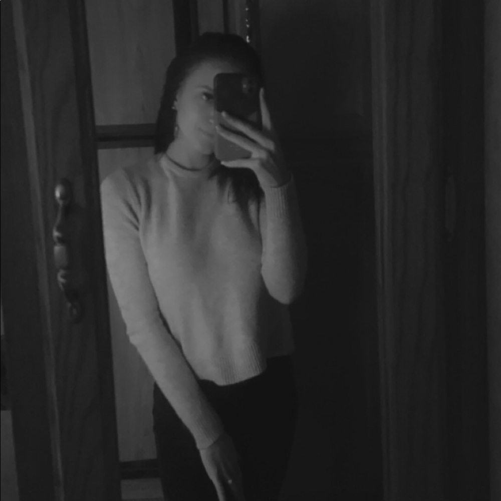 Meet your Posher, Liana